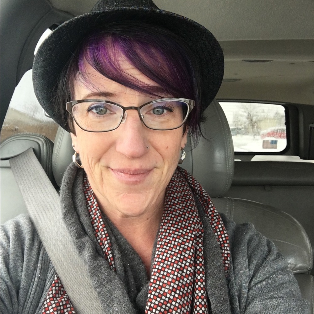 Meet your Posher, Monica